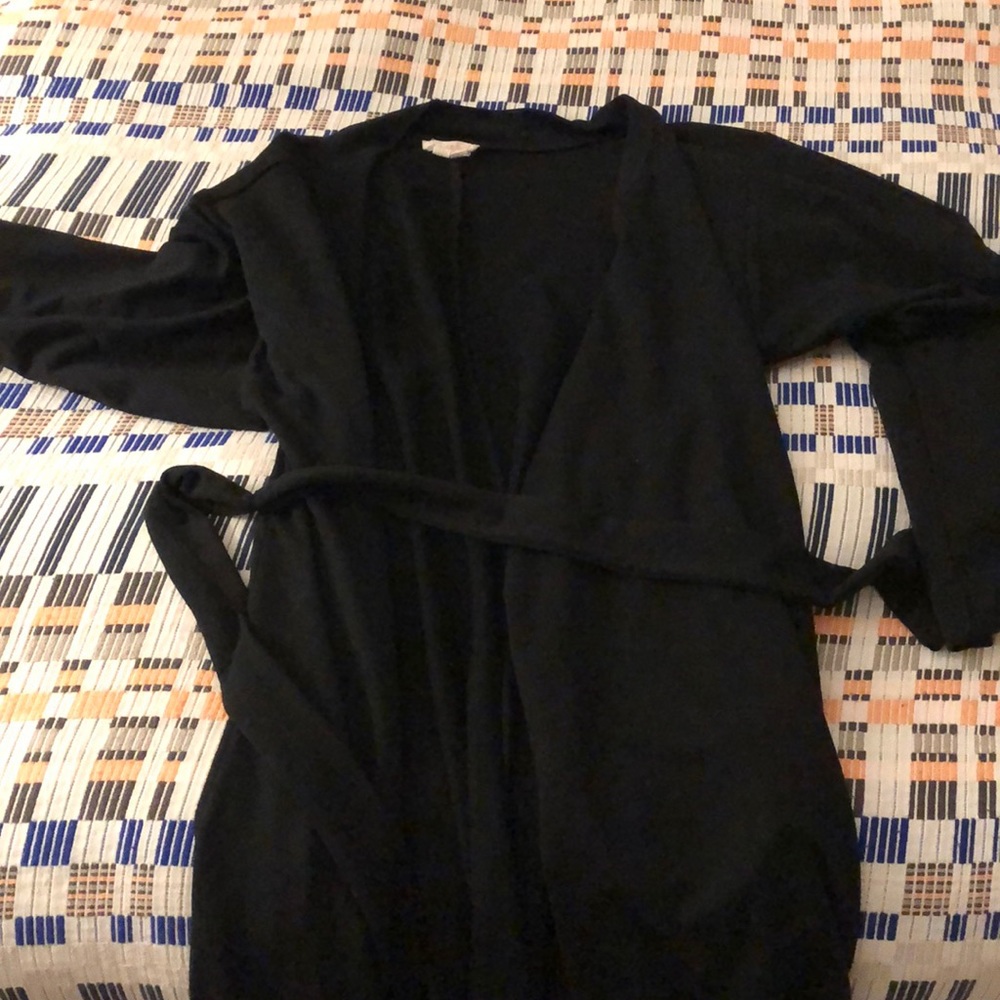 Ingrid & Isabel black maternity robe, size L